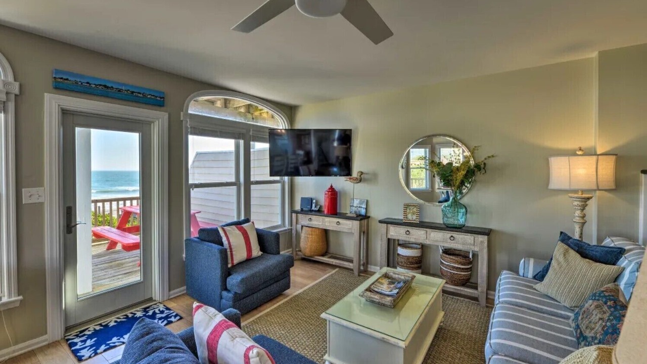 Photo of Livingroom in Emerald Isle
