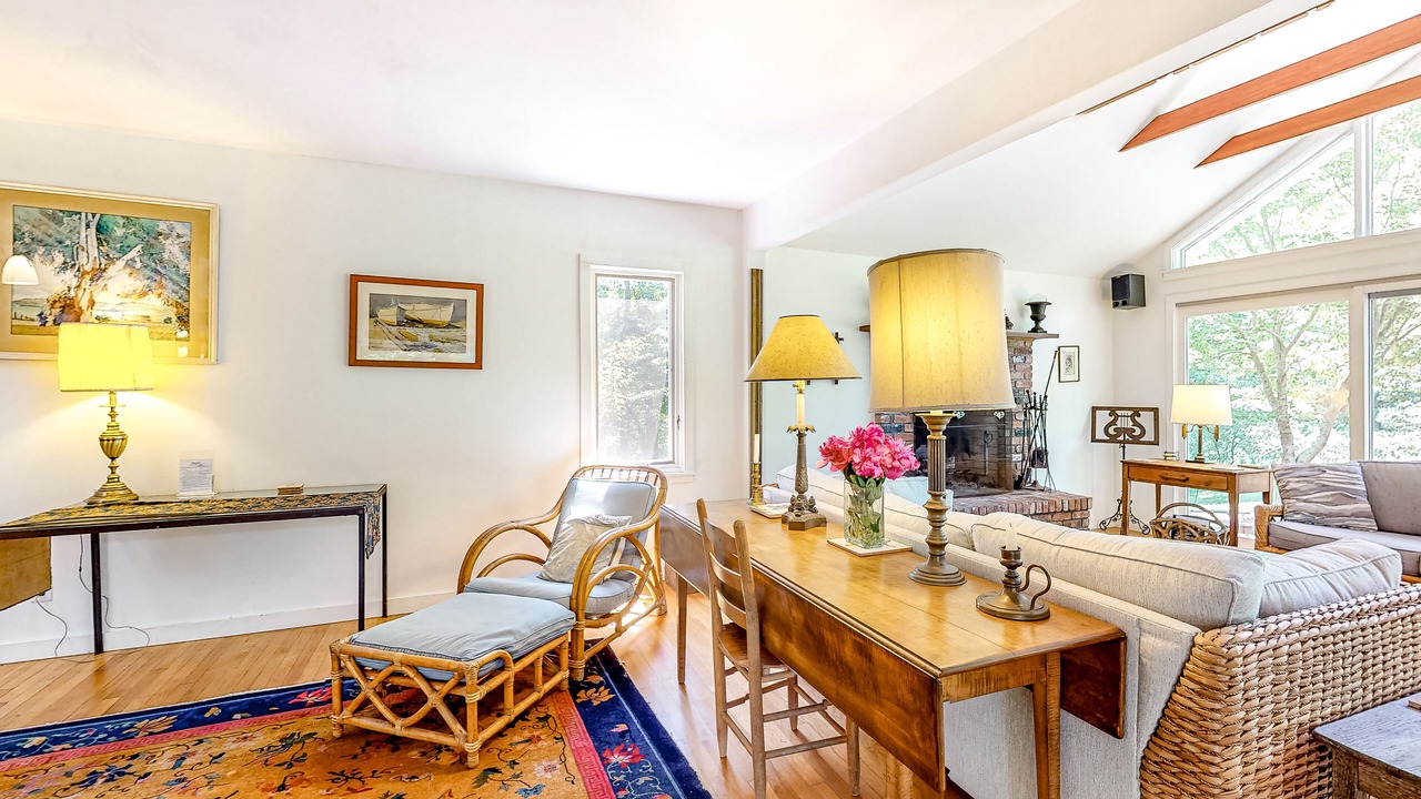 Photo of Livingroom in Chilmark
