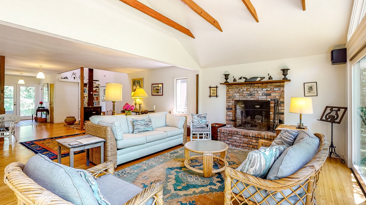 Photo of Livingroom in Chilmark