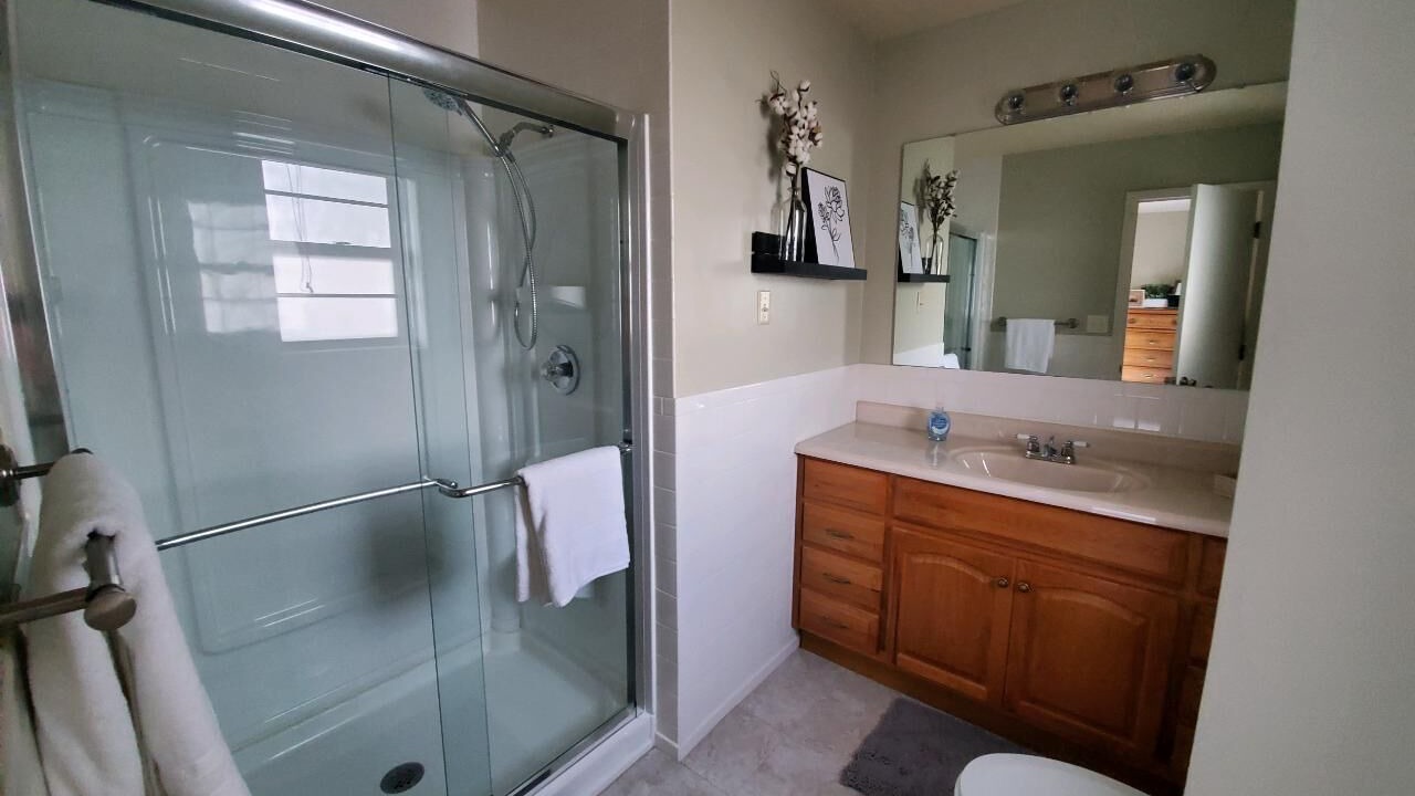 Photo of Bathroom in Roach