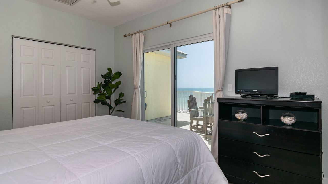 Photo of Bedroom in Bradenton Beach
