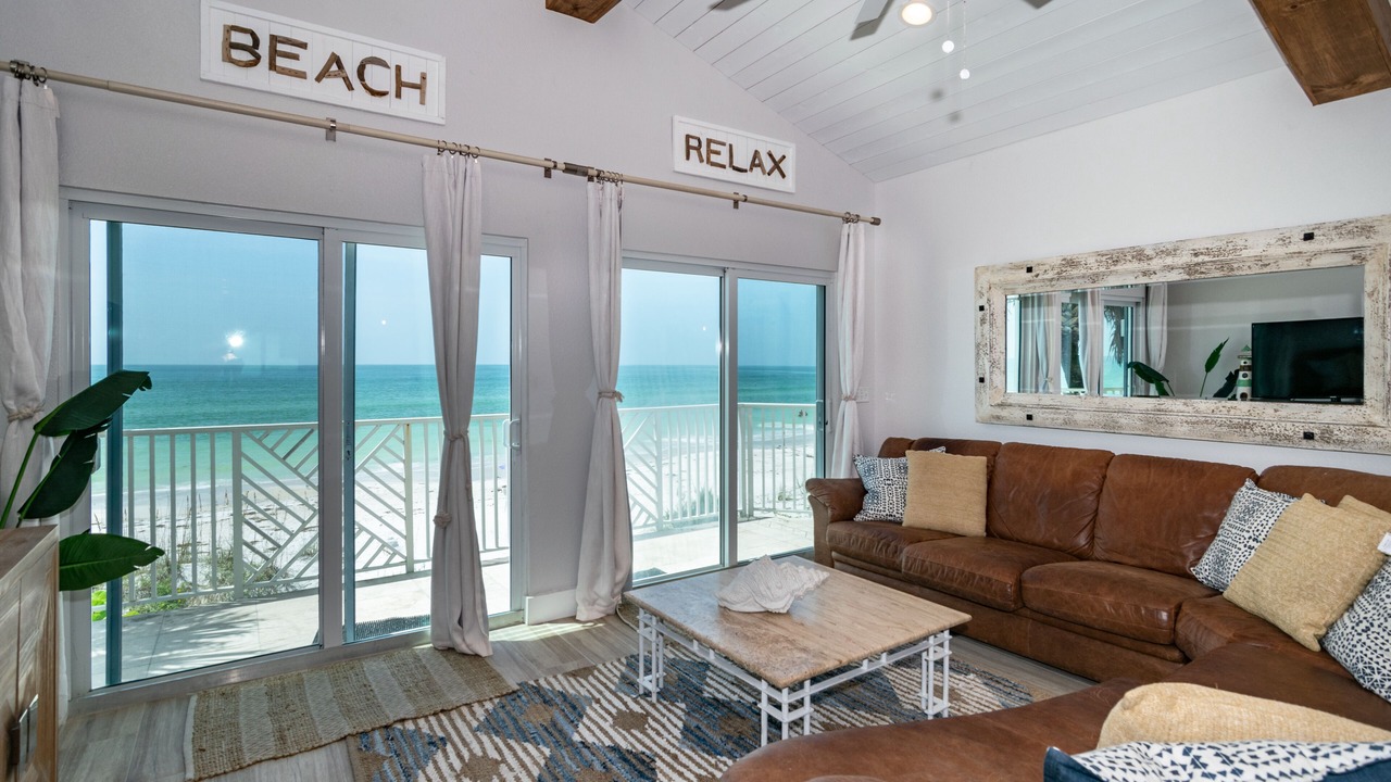Photo of Livingroom in Bradenton Beach