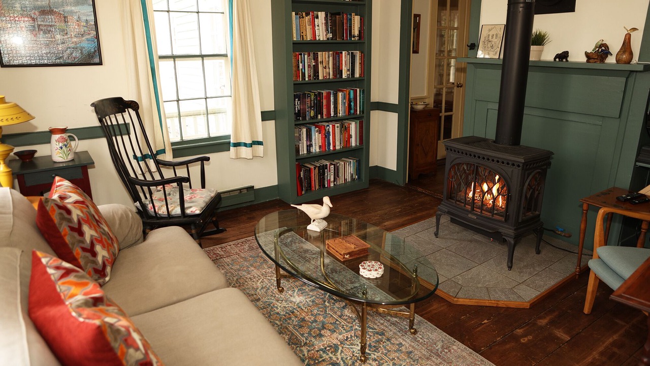 Photo of Livingroom in East Haddam