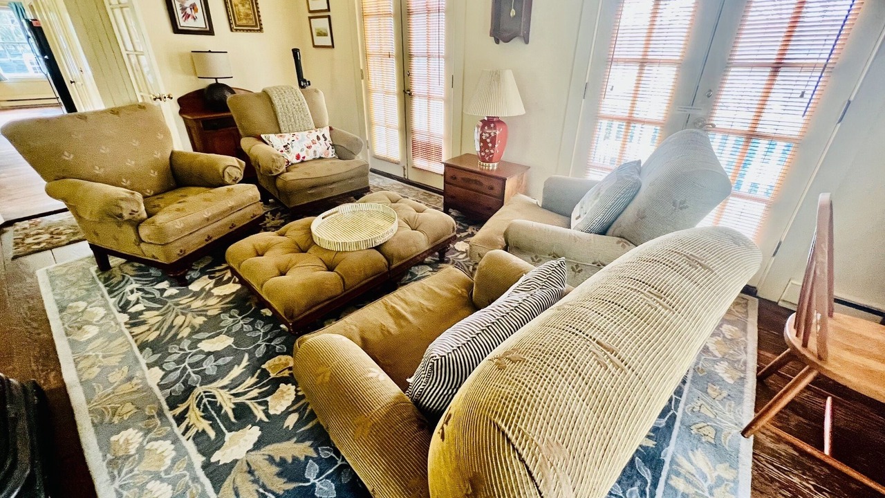 Photo of Livingroom in East Haddam