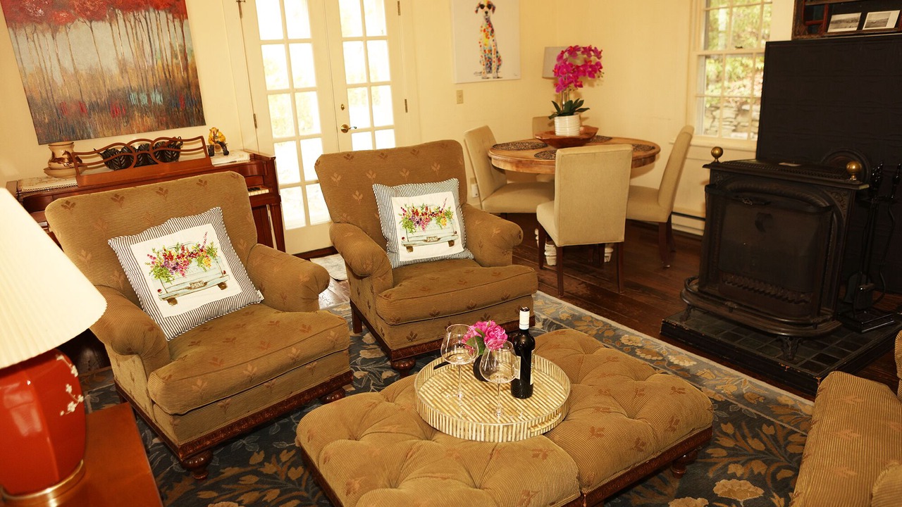 Photo of Livingroom in East Haddam