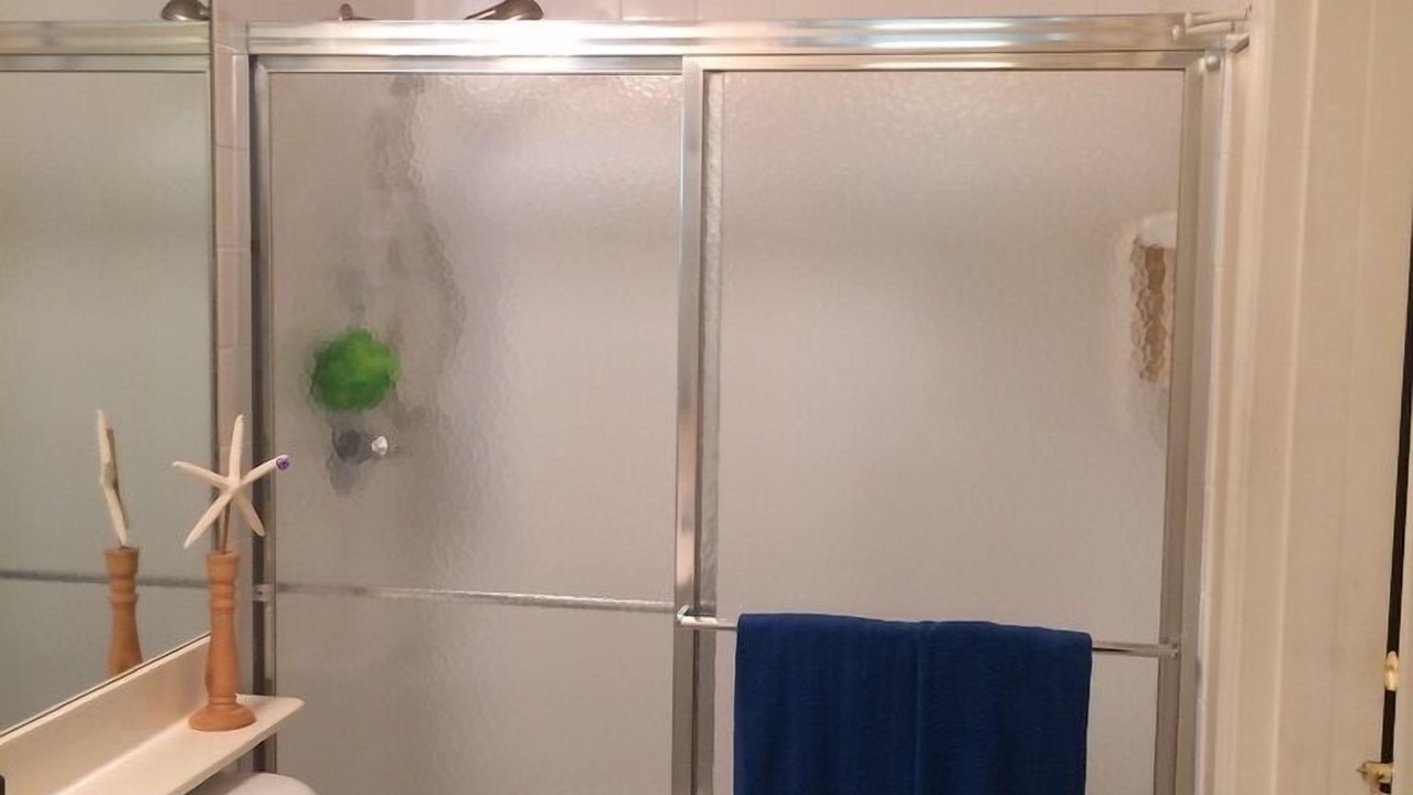 Photo of Bathroom in Biggar