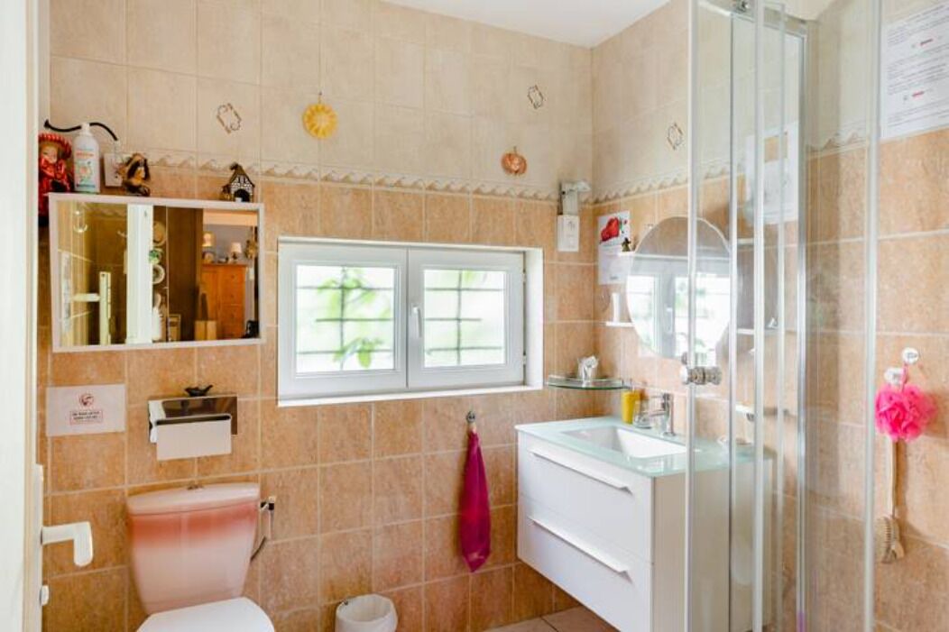 Photo of Bathroom in Saint-Remy-les-Chevreuse