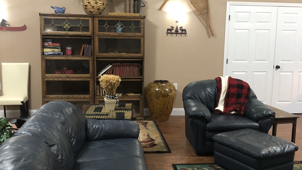 Photo of Livingroom in Lesterville
