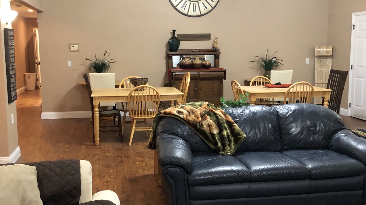 Photo of Livingroom in Lesterville