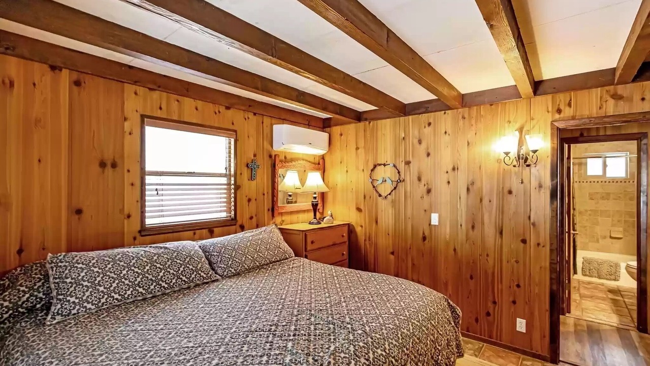 Photo of Bedroom in Bear Park
