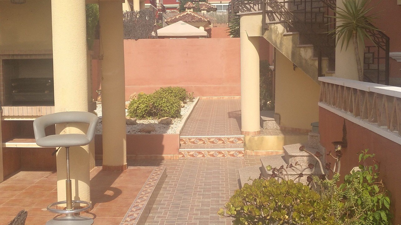 Photo of Patio Balcony in Lo Crispin