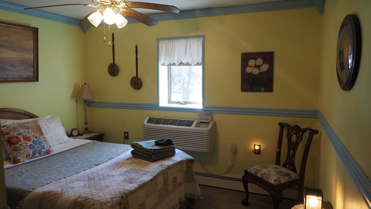 Photo of Bedroom in Pond Eddy