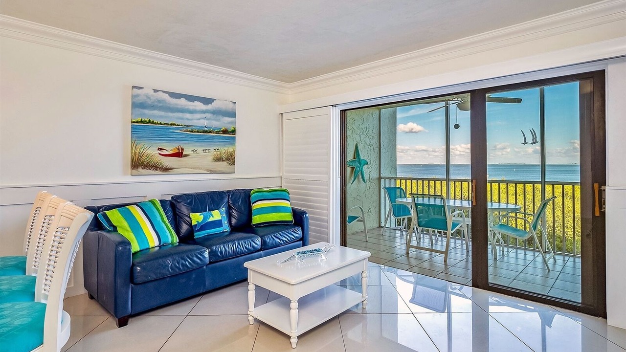 Photo of Livingroom in Captiva