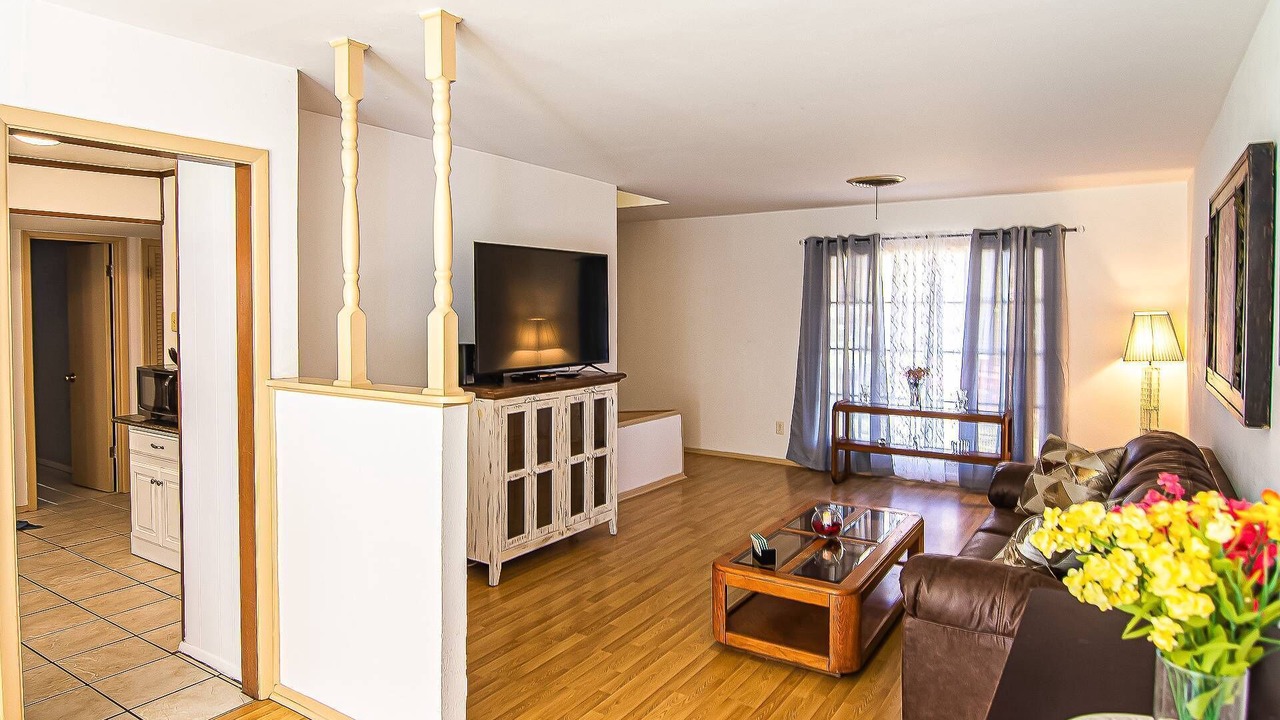 Photo of Bedroom in River Oaks