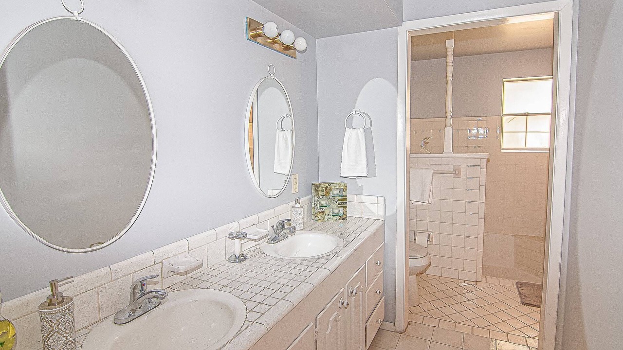 Photo of Bathroom in River Oaks