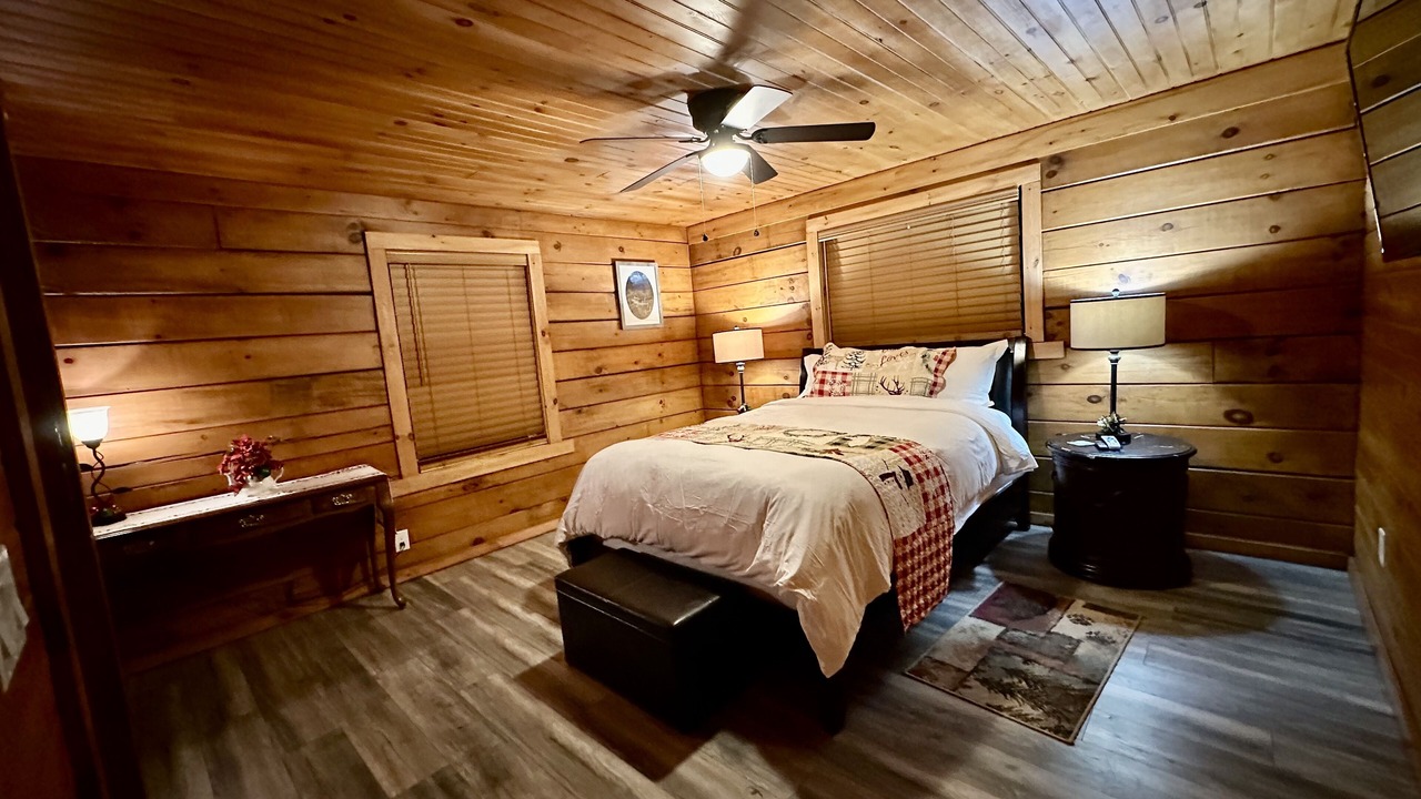 Photo of Bedroom in Black Hawk