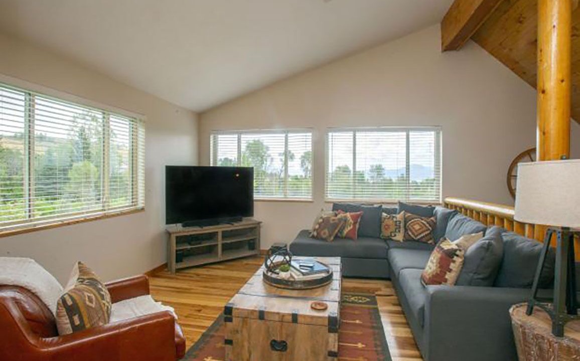 Photo of Livingroom in Wolf Creek