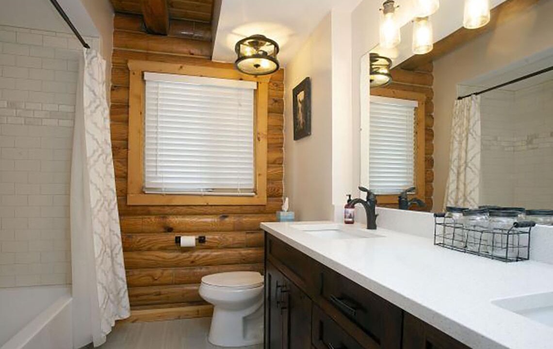 Photo of Bathroom in Wolf Creek