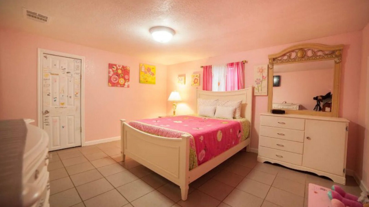 Photo of Bedroom in Nevada Street