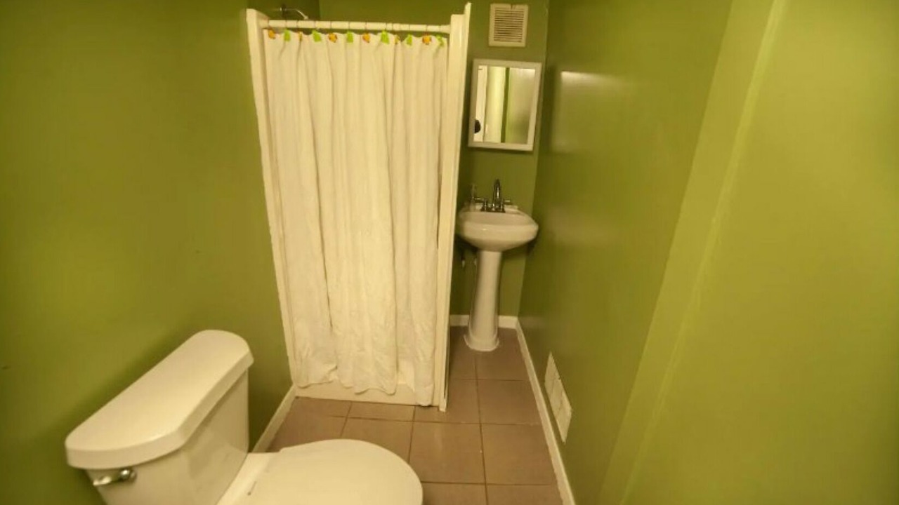 Photo of Bathroom in Nevada Street