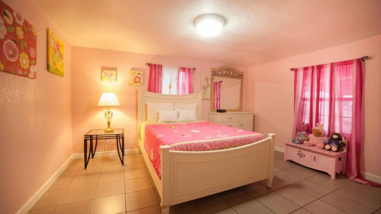 Photo of Bedroom in Nevada Street