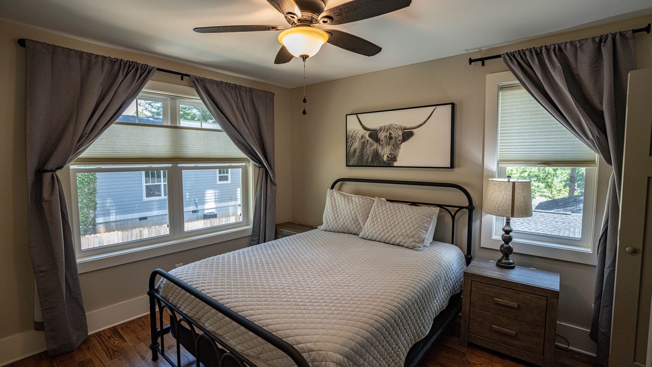 Photo of Bedroom in Black Mountain