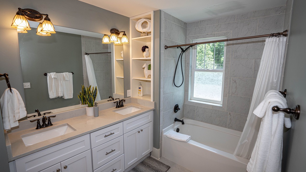 Photo of Bathroom in Black Mountain