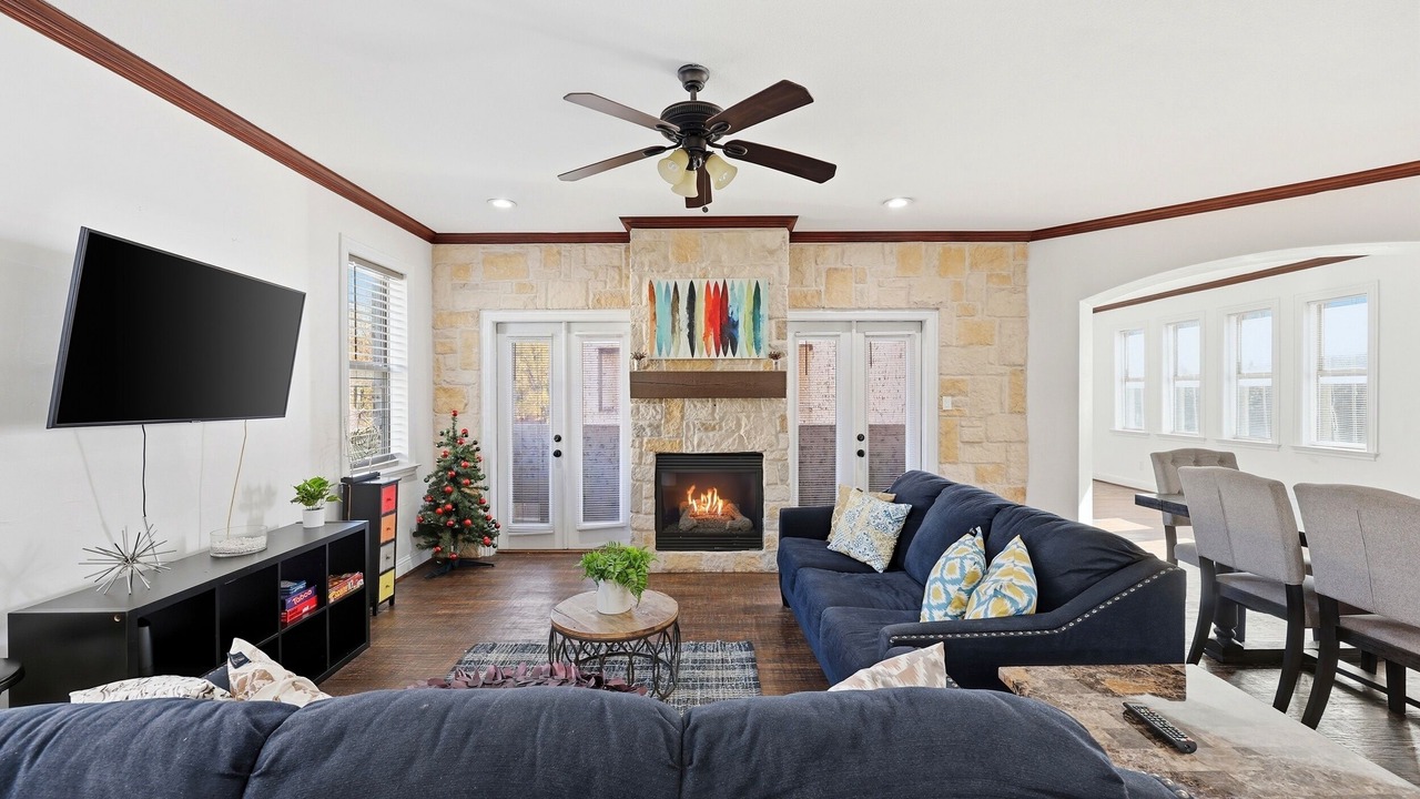 Photo of Livingroom in Knox - Henderson