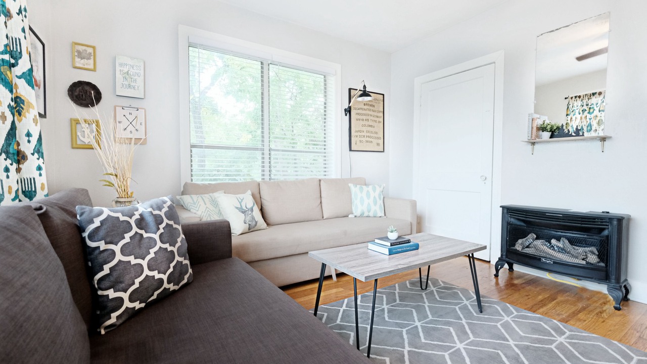 Photo of Livingroom in Lower Greenville