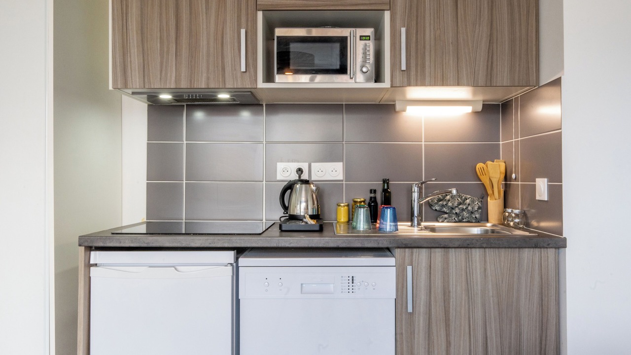 Photo of Kitchen in Saint Nicolas - Charles III - Ville vieille - Trois Maisons - Leopold