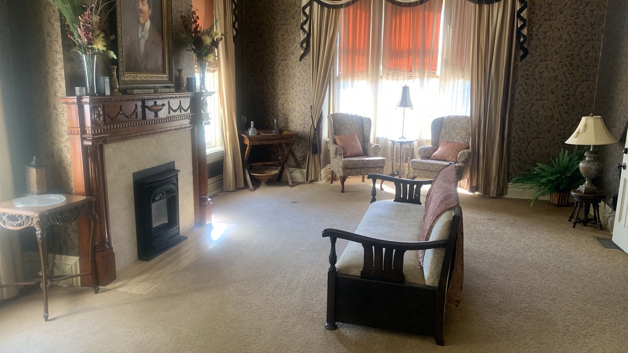 Photo of Livingroom in East Dubuque