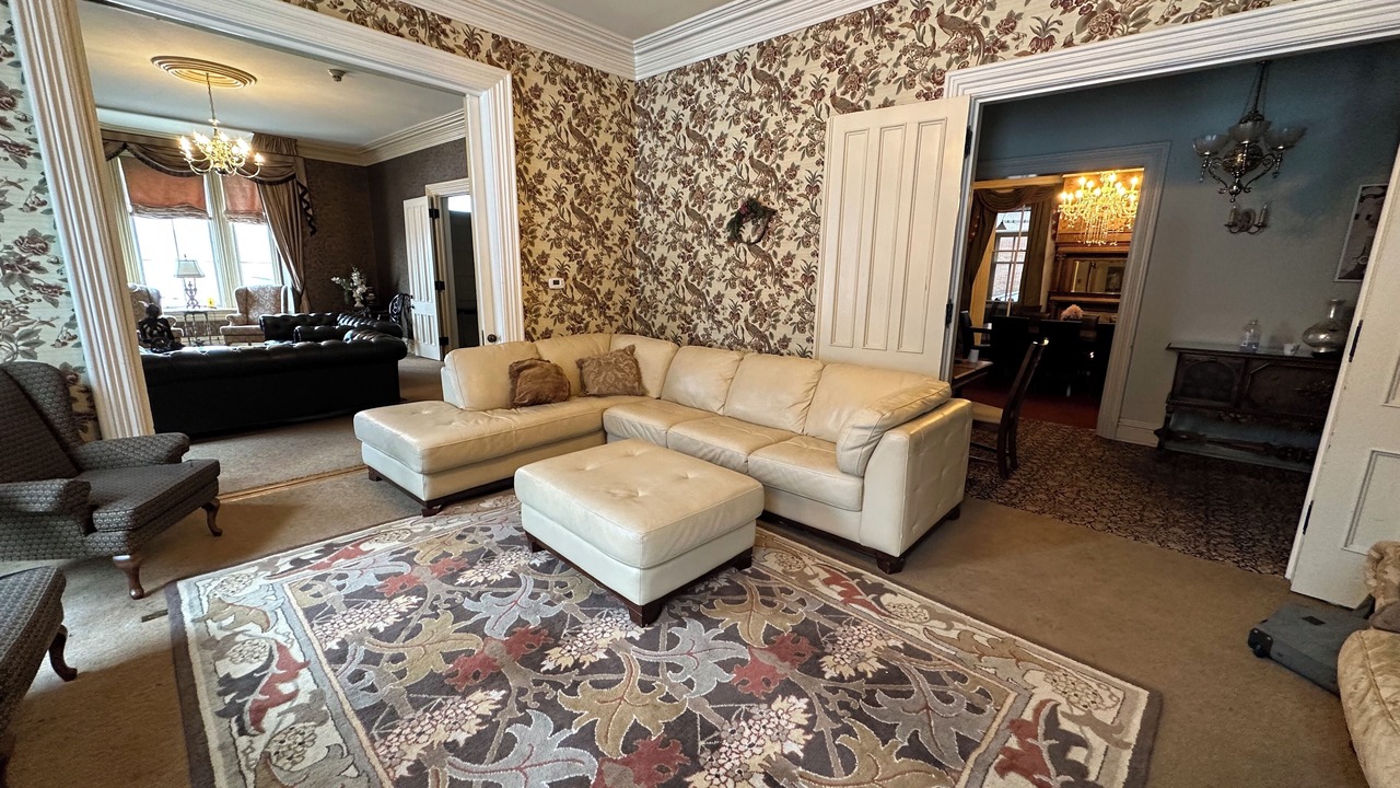 Photo of Livingroom in East Dubuque