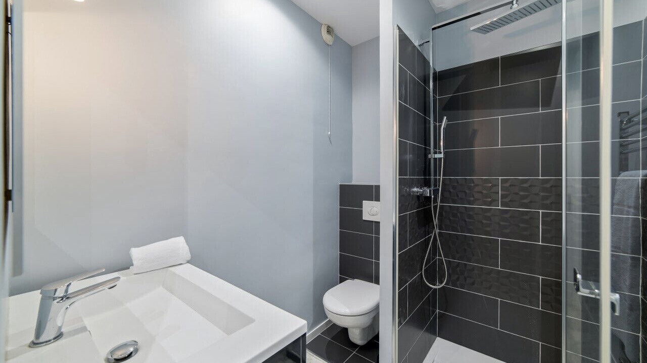 Photo of Bathroom in 9th Arrondissement