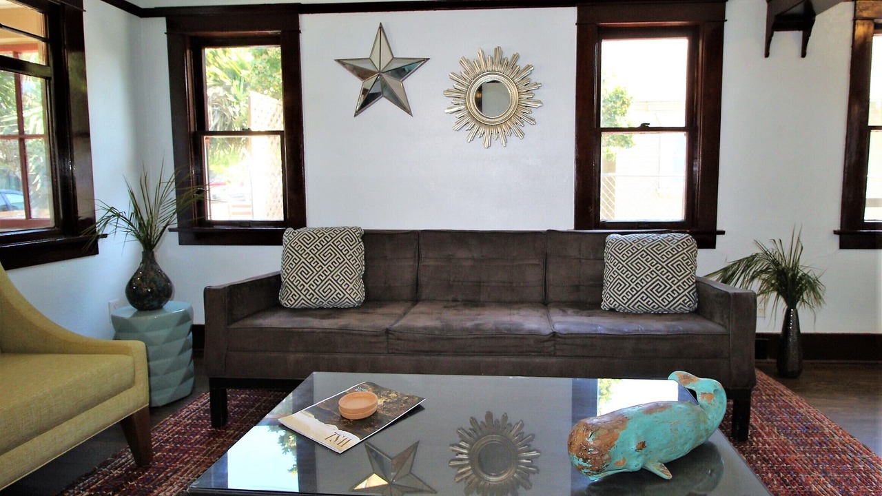 Photo of Livingroom in Eastside