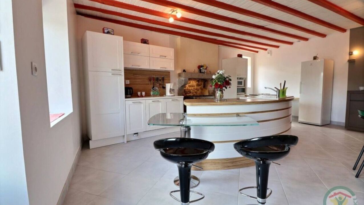 Photo of Kitchen in Saint-Georges-de-Reintembault
