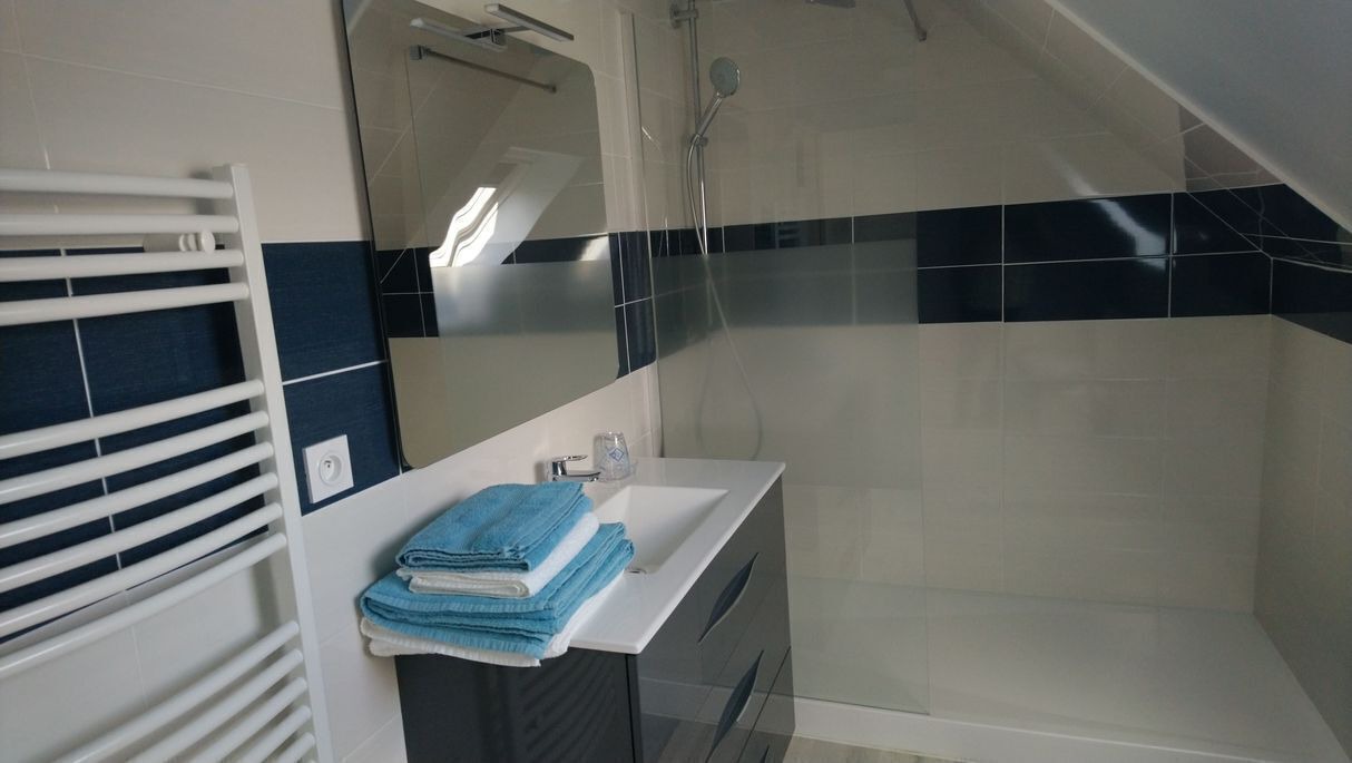 Photo of Bathroom in Tredrez-Locquemeau