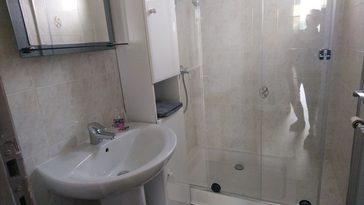 Photo of Bathroom in Tredrez-Locquemeau