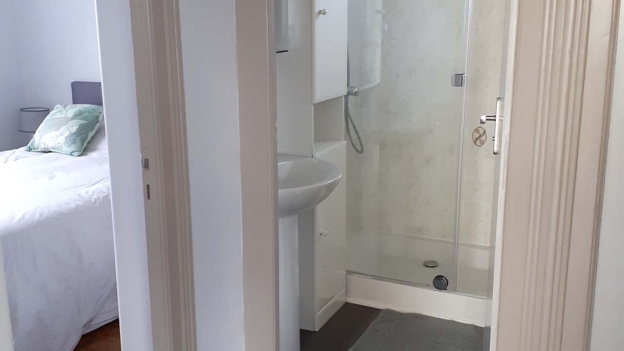 Photo of Bathroom in Tredrez-Locquemeau