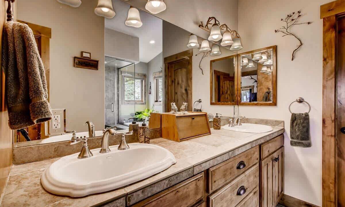 Photo of Bathroom in Dillon