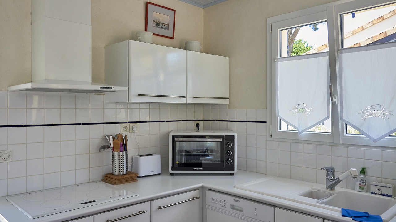 Photo of Kitchen in Saint-Michel-Chef-Chef