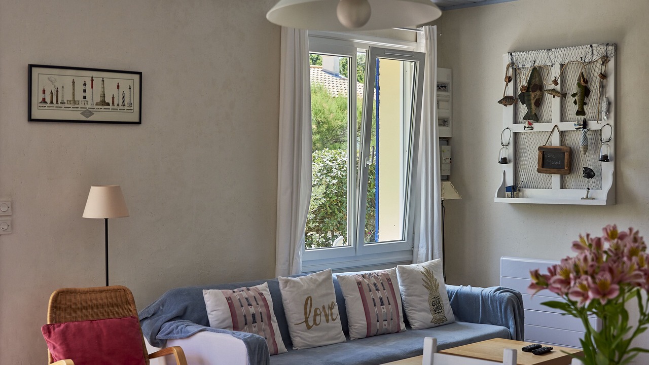 Photo of Livingroom in Saint-Michel-Chef-Chef