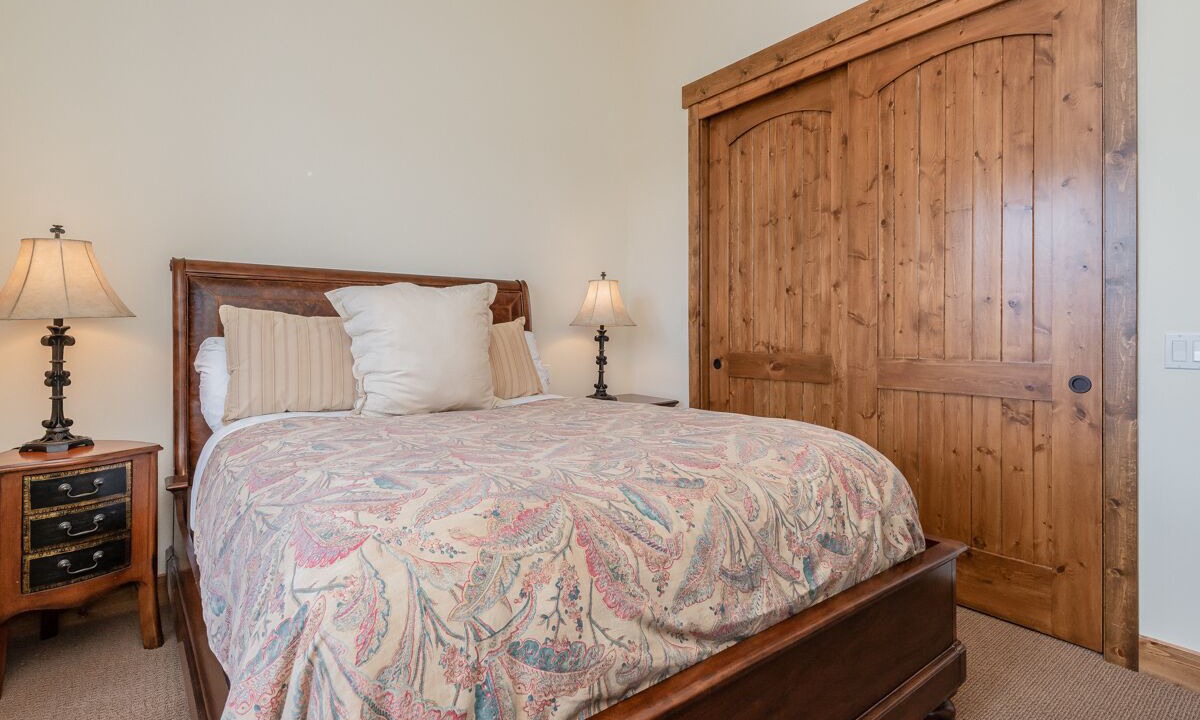 Photo of Bedroom in Mammoth Lakes