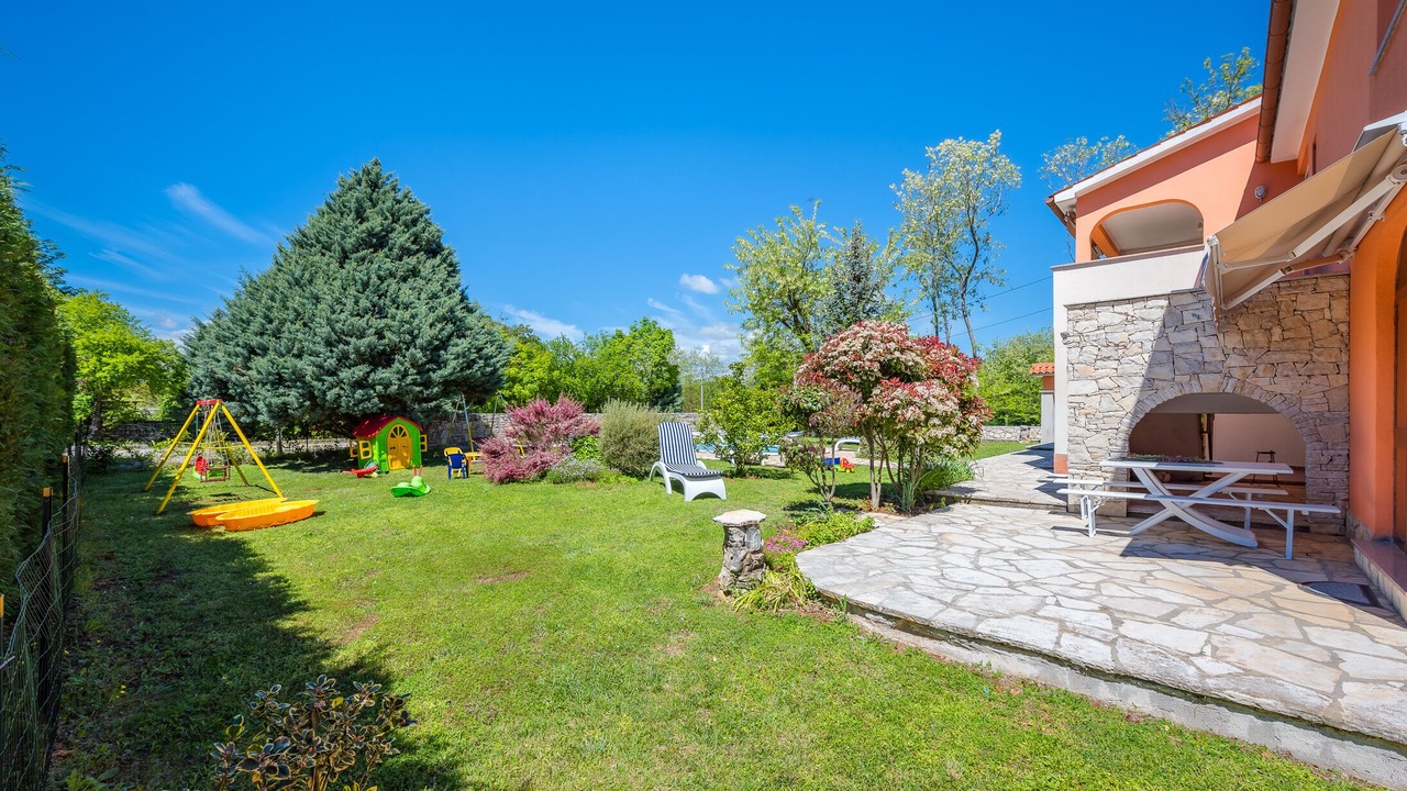 Photo of Outdoor in Santalezi
