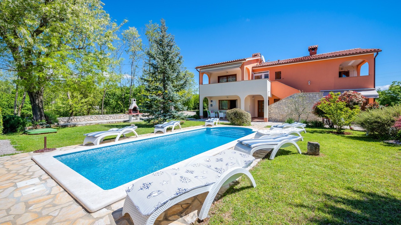 Photo of Outdoor in Santalezi