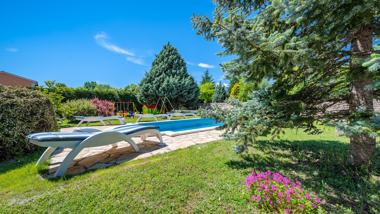 Photo of Outdoor in Santalezi