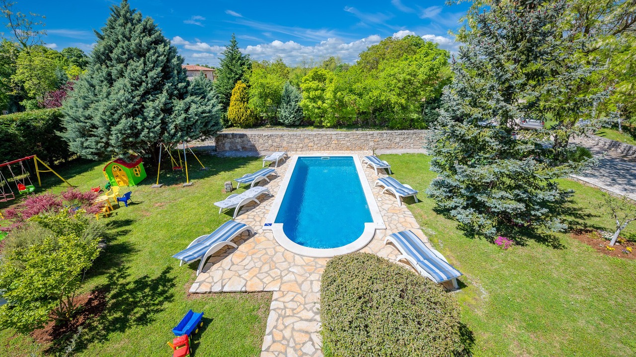Photo of Outdoor in Santalezi