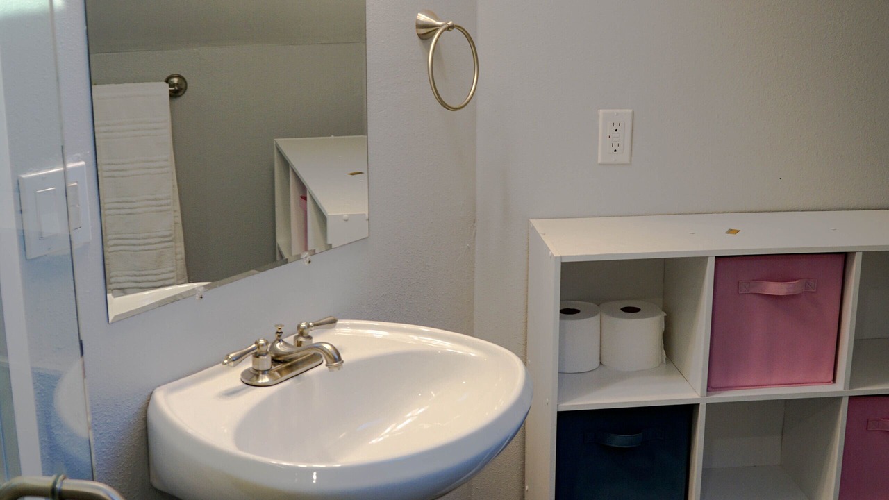 Photo of Bathroom in The Bowl of Edmonds