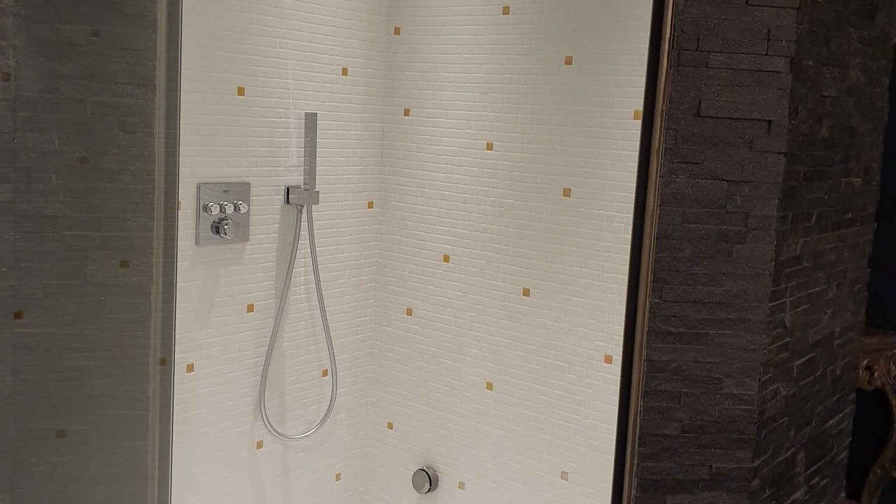 Photo of Bathroom in Epernay