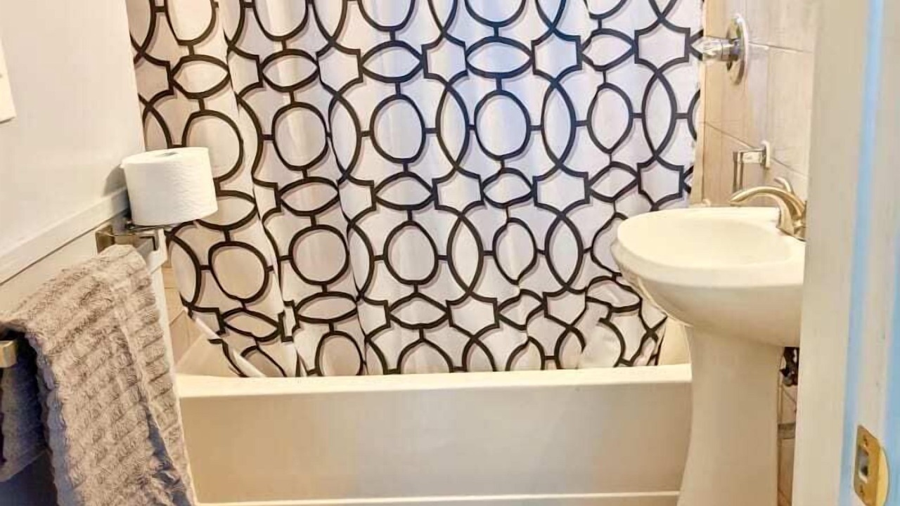 Photo of Bathroom in Palmer Square