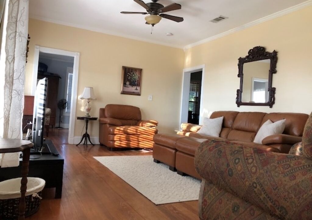 Photo of Livingroom in Walburg